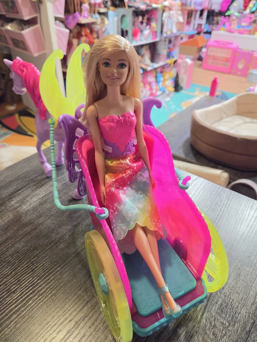 2019 Dreamtopia Fantasy Horse & Chariot Barbie Set - Picture 5 of 8